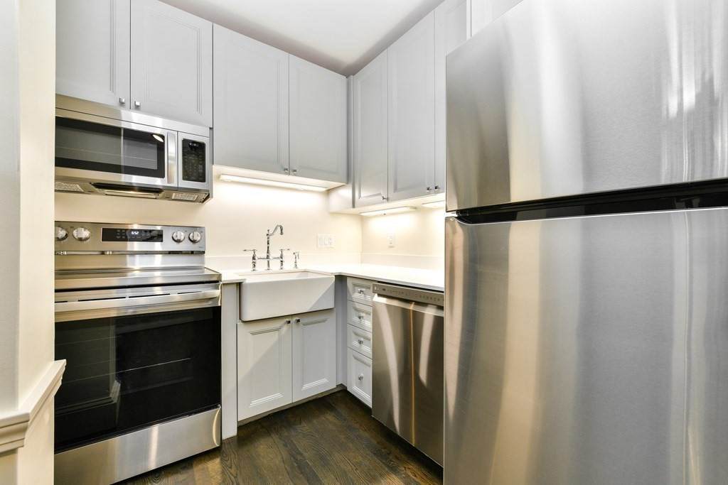 9 Dana St - Photo 1