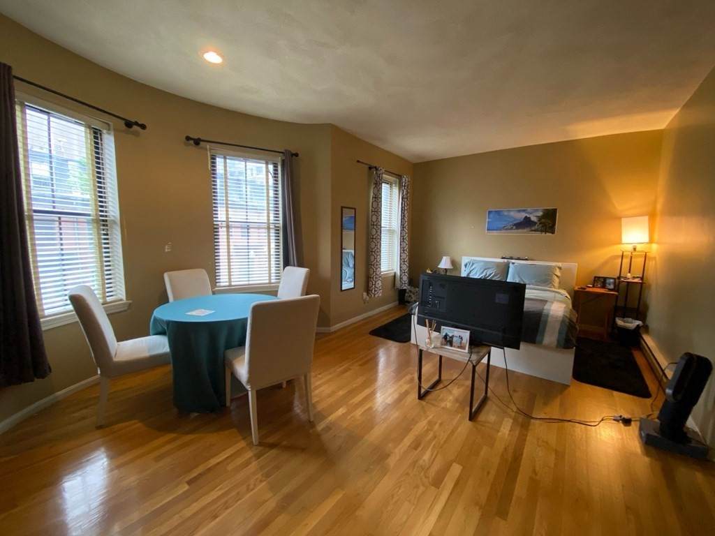 102 E Brookline - Photo 1