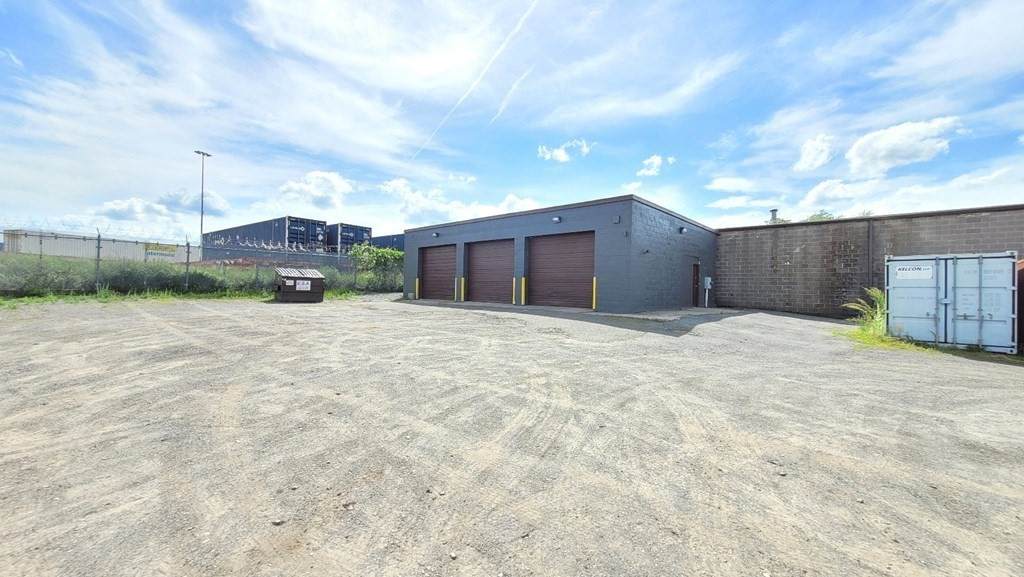 740 Union St - Photo 1