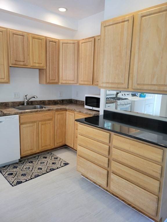 27 Auburn Street - Photo 1