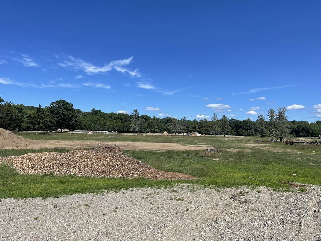 15 Clubhouse Way - Photo 1