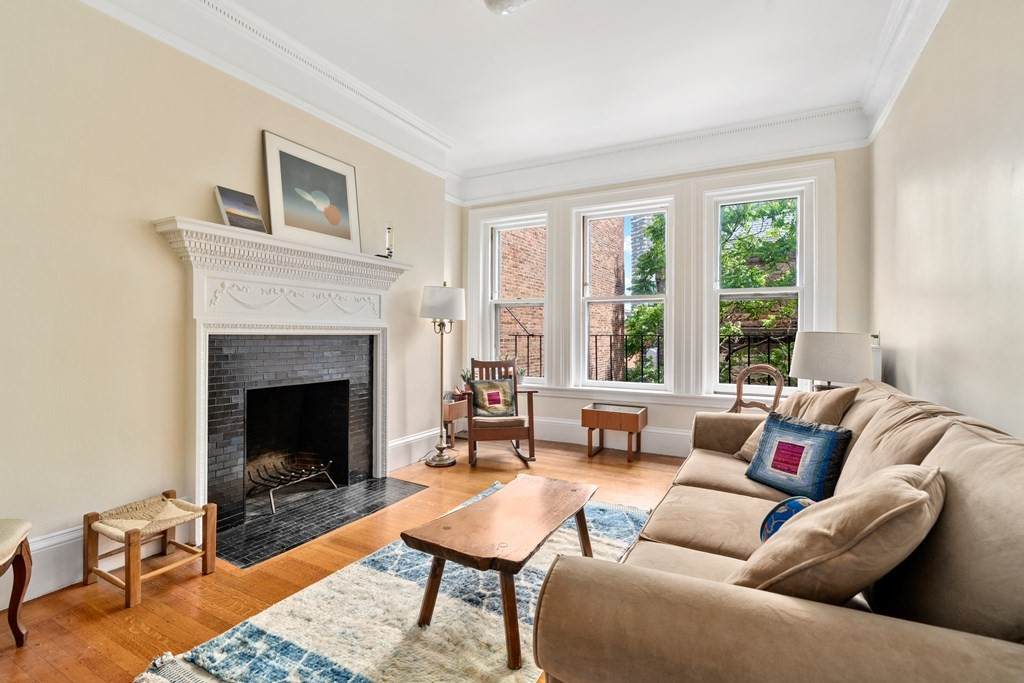 186 Commonwealth - Photo 1