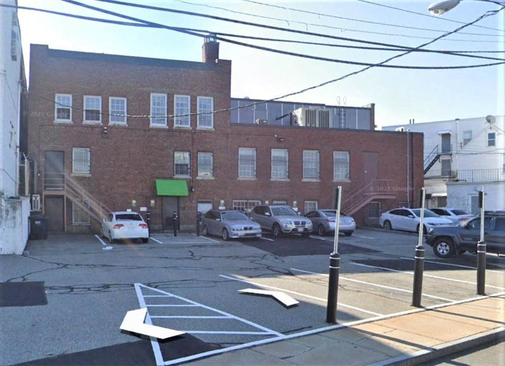 10 Main Street - Photo 1