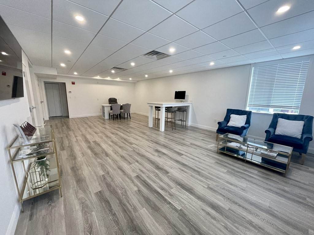 100 Conifer Hill Dr - Photo 1