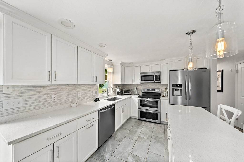 73 Grove St - Photo 1