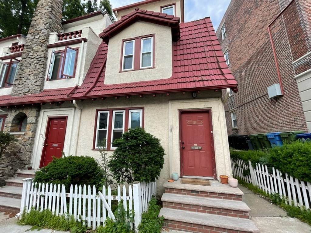 129 Sutherland Rd - Photo 1