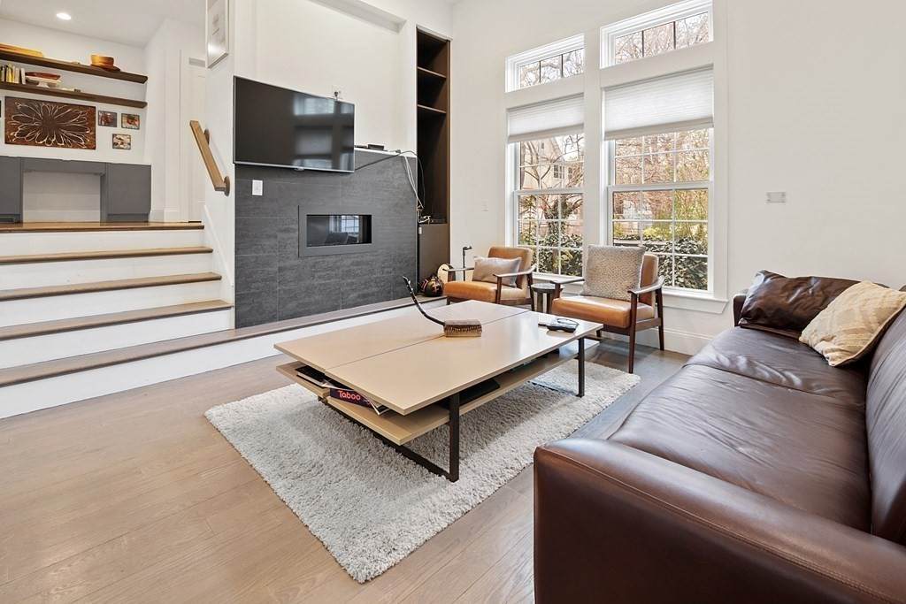 39 Elmwood St - Photo 1