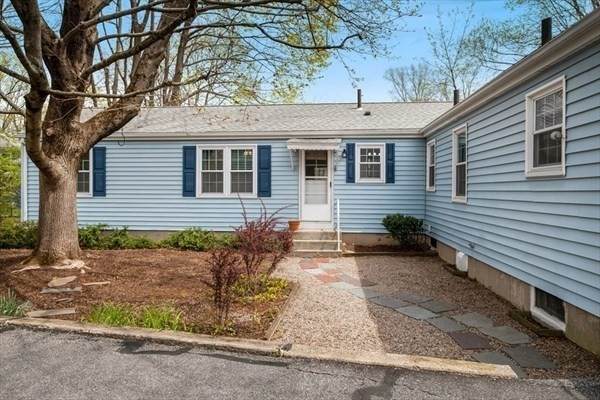 100 Jackson St - Photo 1