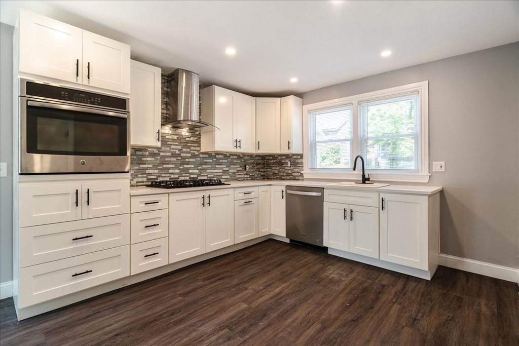47 Pine Ave - Photo 1