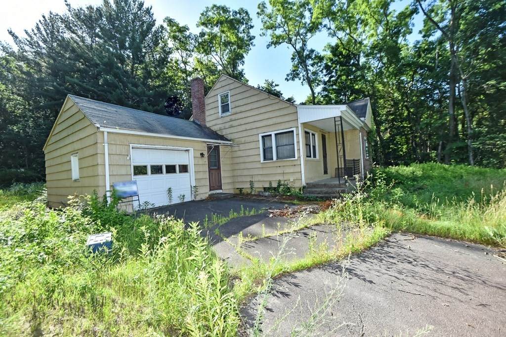 54 Pontoosic Rd - Photo 1