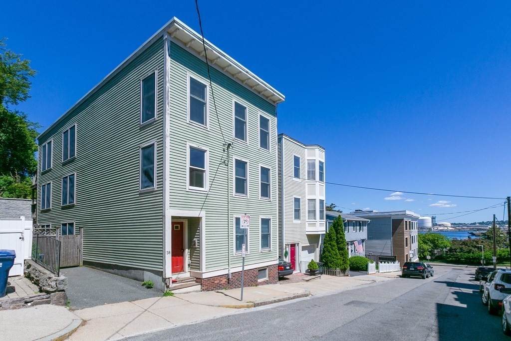 38 Belmont - Photo 1