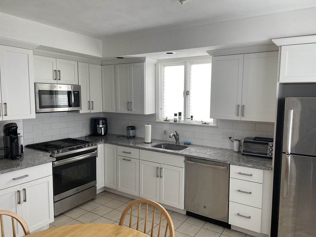 739 Bennington - Photo 1