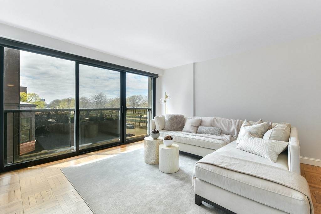 180 Beacon - Photo 1