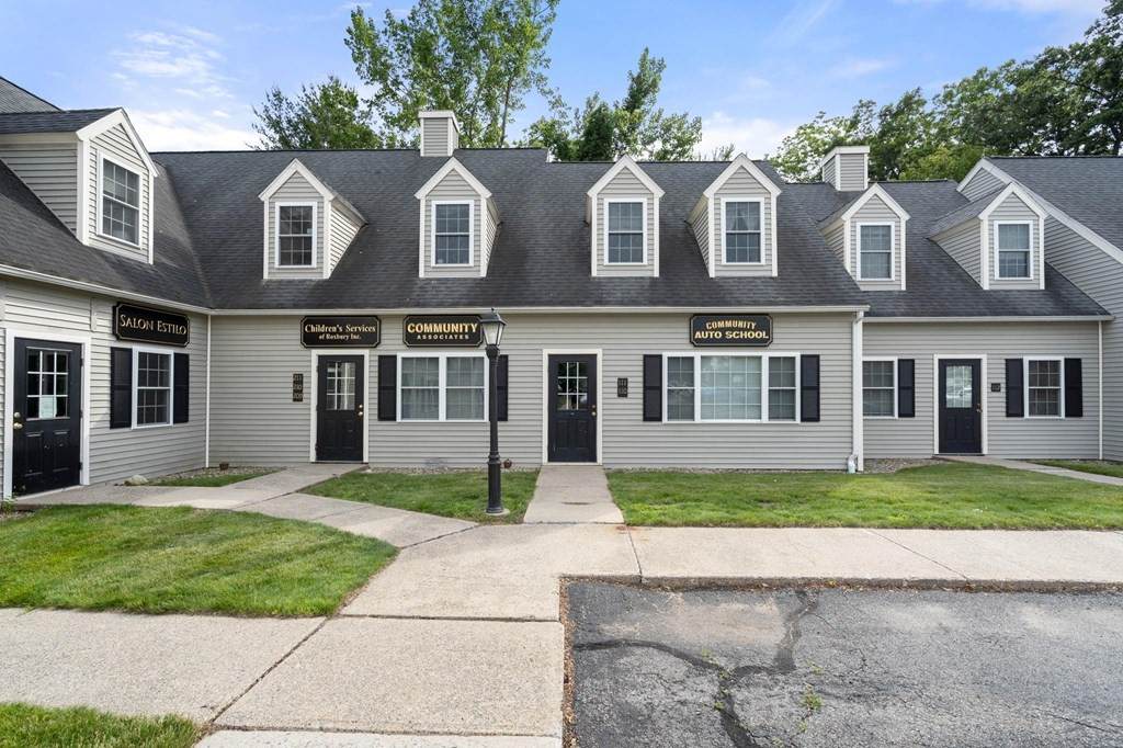 1147 Main St - Photo 1