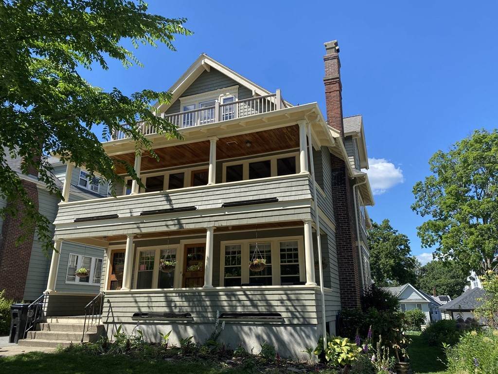 385 Belmont St - Photo 1