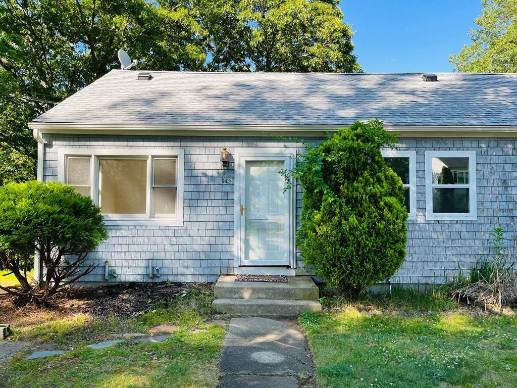 342 Summer St - Photo 1