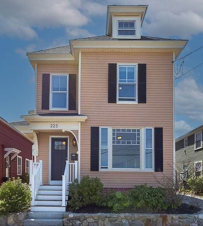 223 Merrimac St - Photo 1