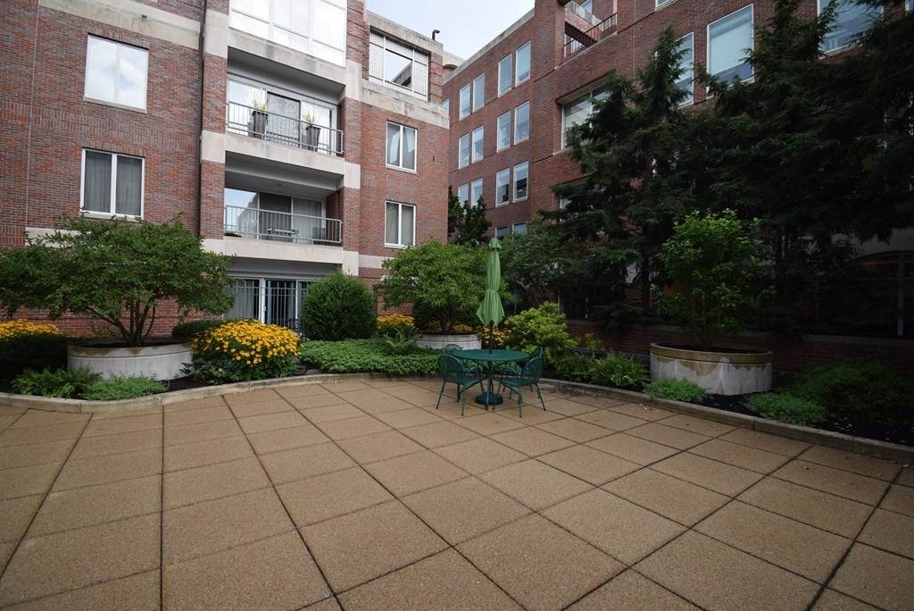 130 Mount Auburn St - Photo 1