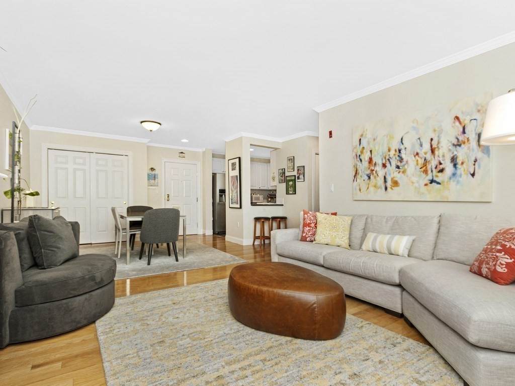 73 Chelsea St - Photo 1