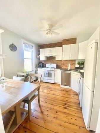 46 Mystic St - Photo 1