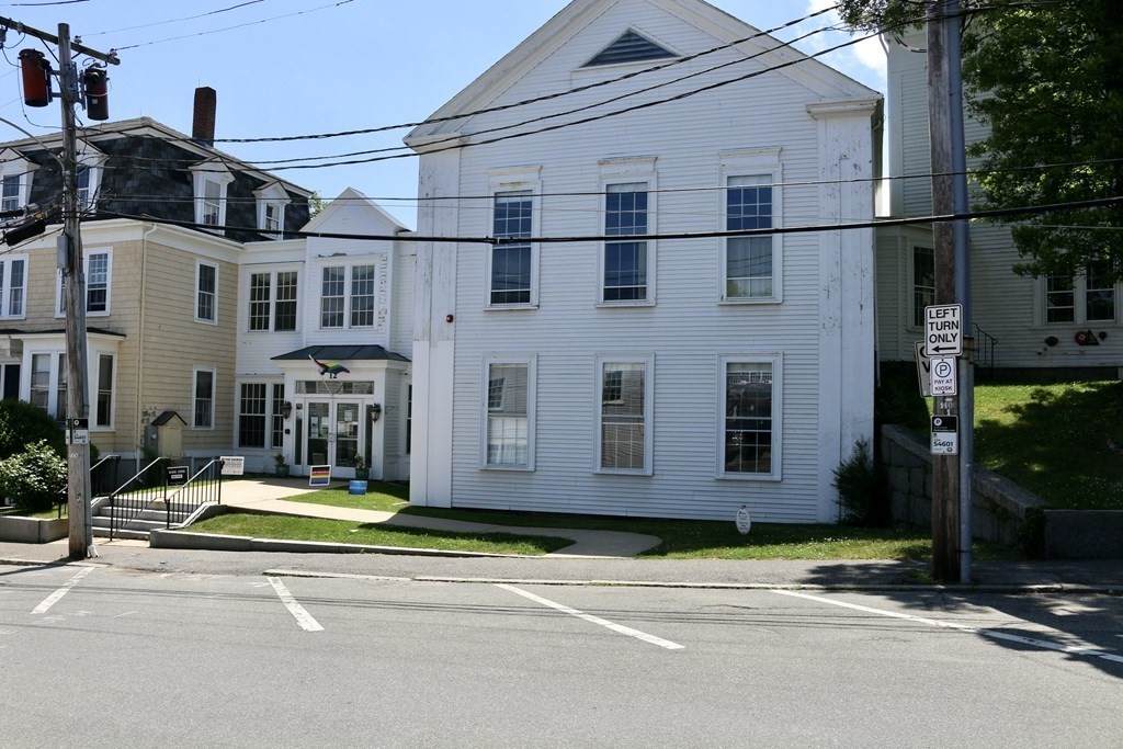 12 School - Photo 1