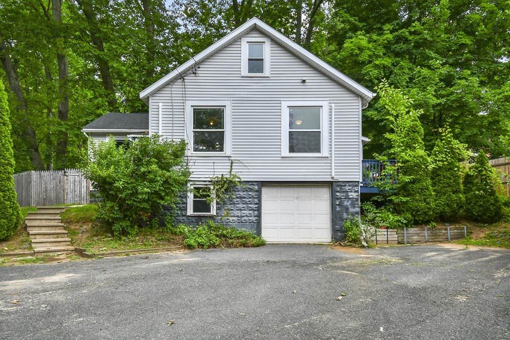 139 Tiffany Street - Photo 1