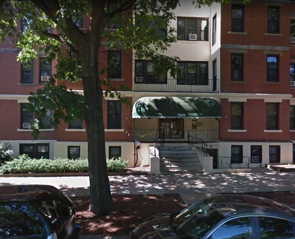 1404 Commonwealth Ave - Photo 1