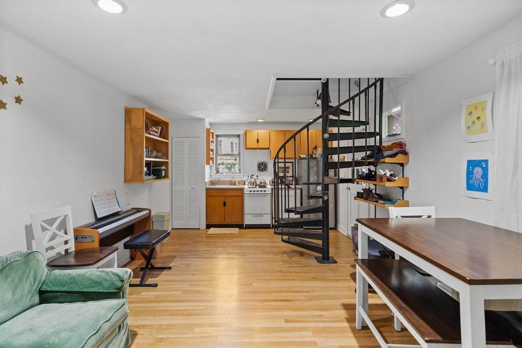 127 Lakeview Ave - Photo 1