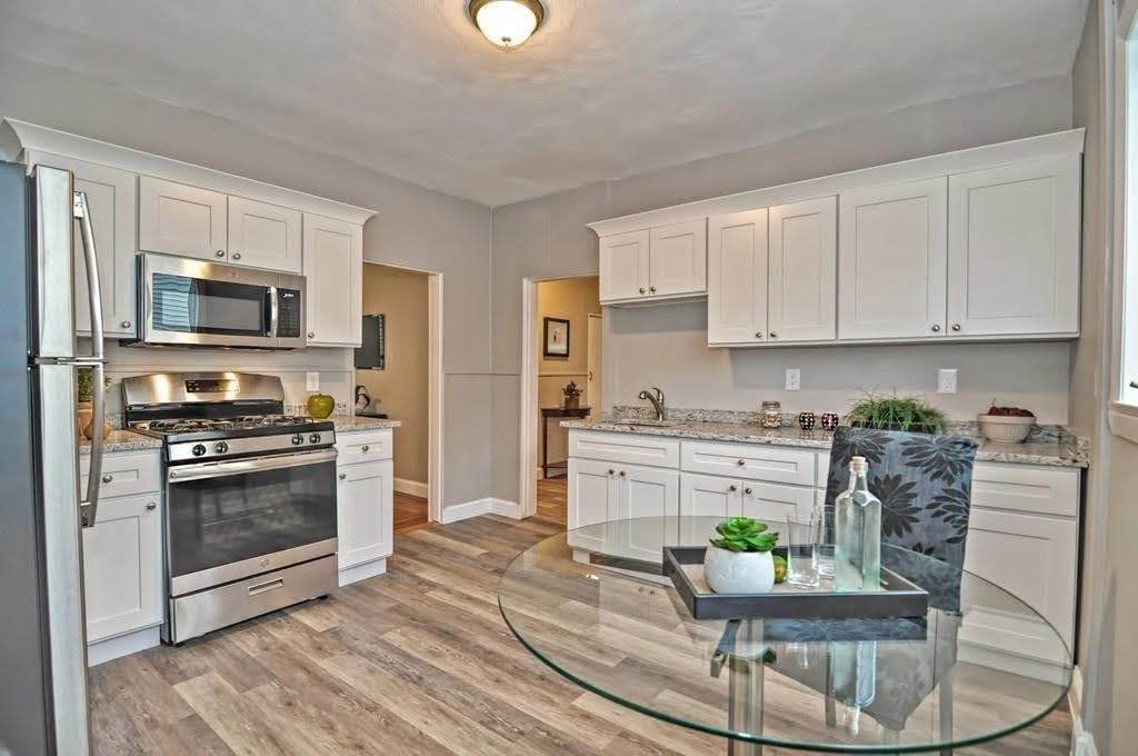 126 Mills St - Photo 1