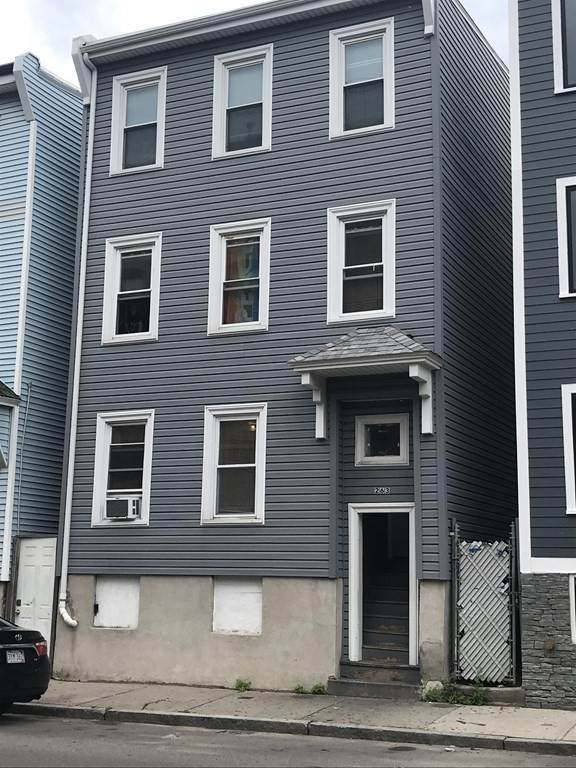 263 Border St - Photo 1