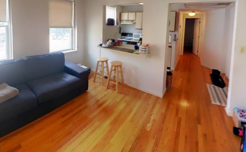 1423 Commonwealth Ave - Photo 1