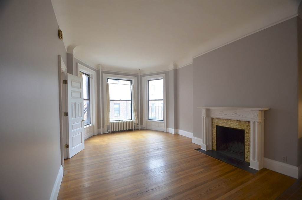 465 Commonwealth Ave - Photo 1