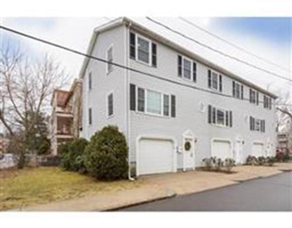 20 Plainfield St - Photo 1