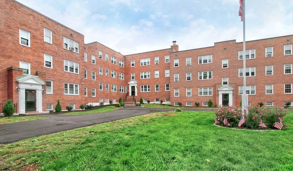 33 Lennon Court - Photo 1