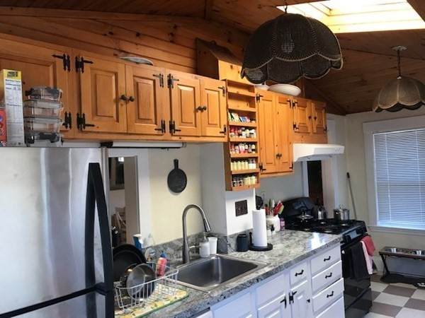 305 Lexington St. - Photo 1