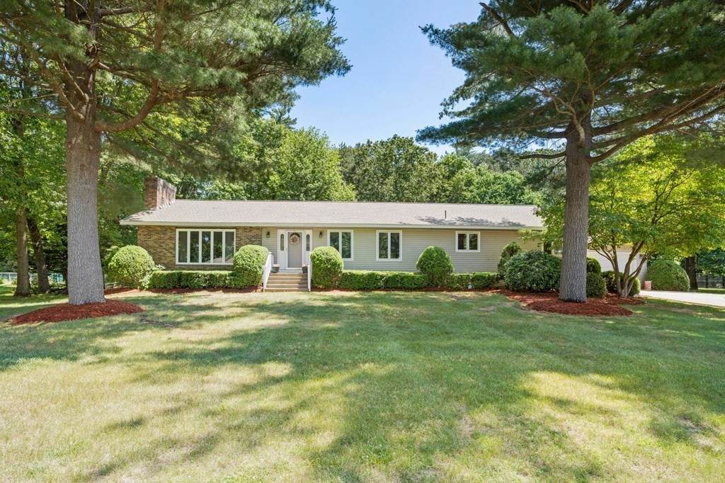 92 Christopher Dr - Photo 1