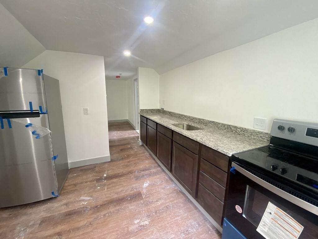1091 S Main St - Photo 1
