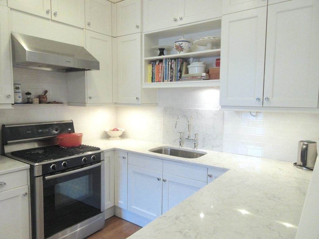 419 W 4Th St - Photo 1