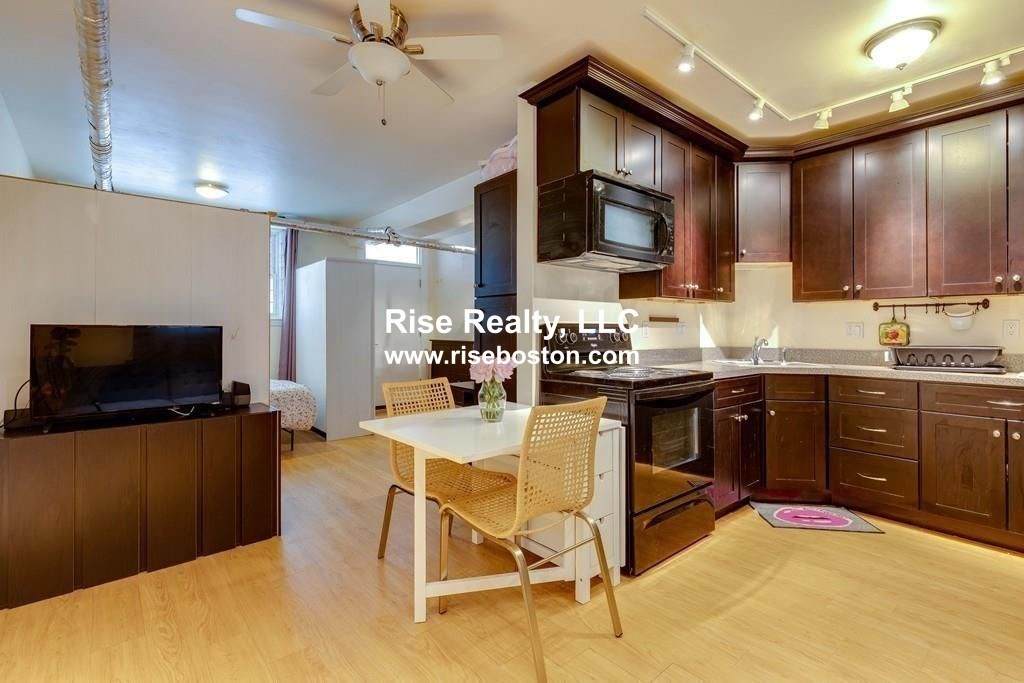 18 Melvin Ave - Photo 1