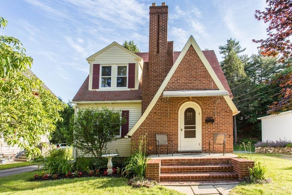 104 Pleasant St - Photo 1