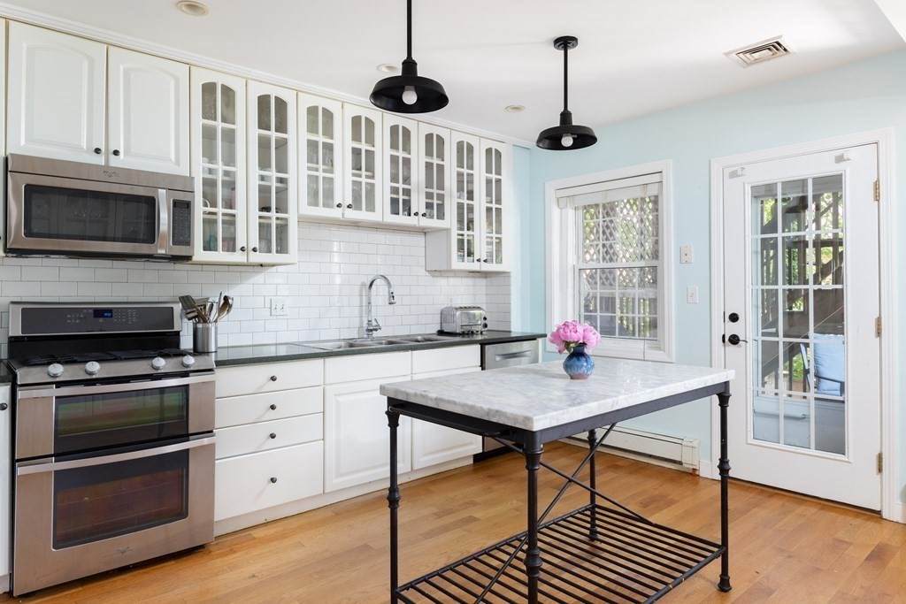 94 University Rd - Photo 1