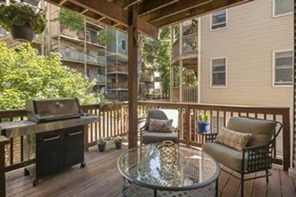 64 Gates St - Photo 1