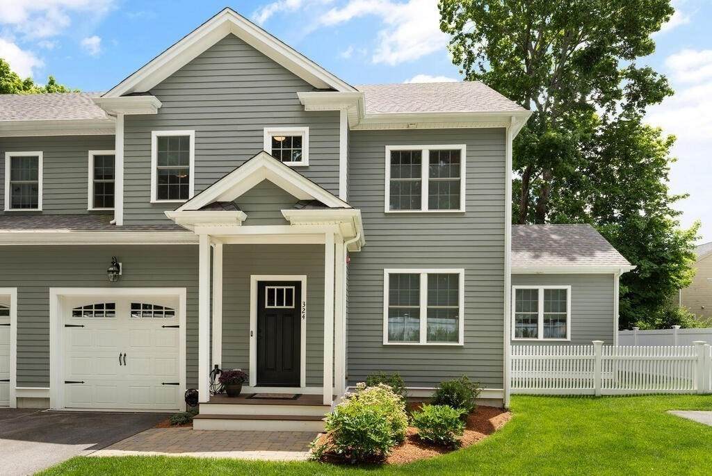 324 Hunnewell St - Photo 1
