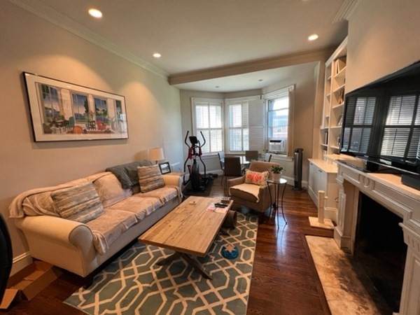 281 Beacon St - Photo 1