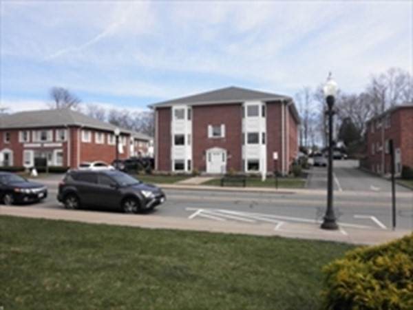 779 Washington - Photo 1