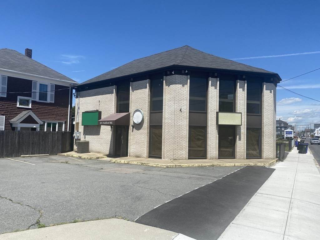 415 Stafford Rd - Photo 1