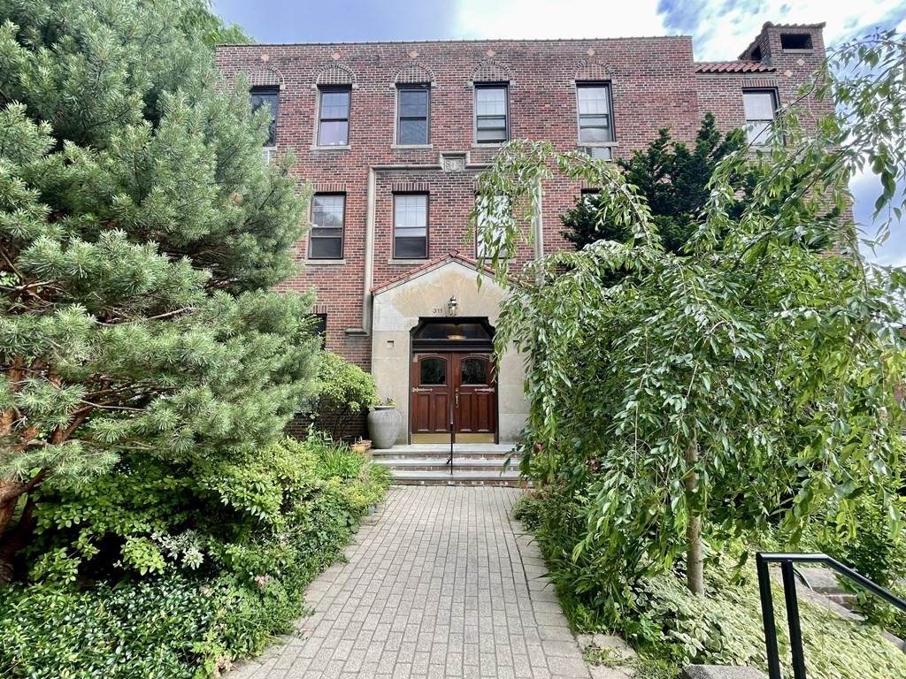 311 Tappan St - Photo 1