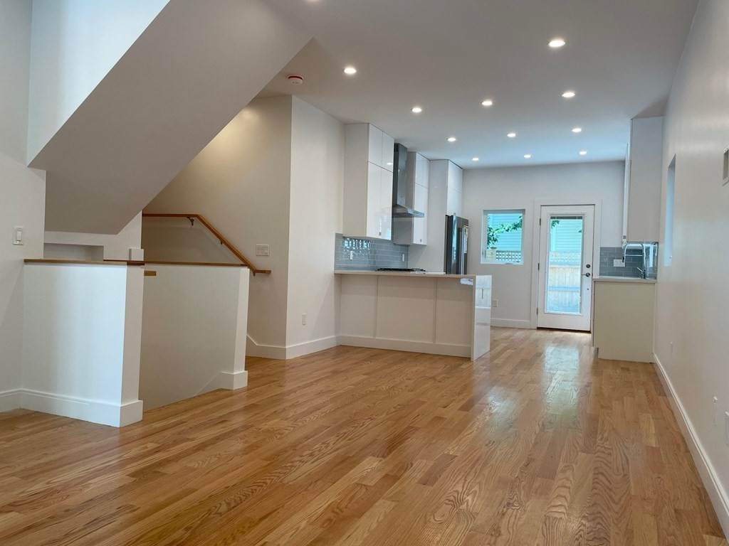 7-9 Pine Street - Photo 1