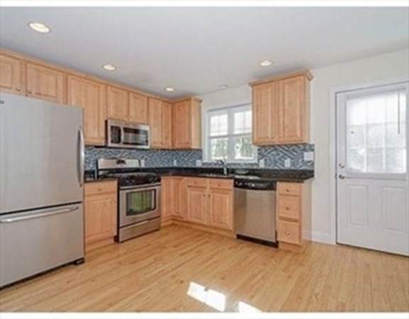 20 Russell St. - Photo 1
