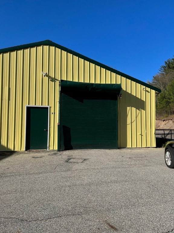73 Turnpike Rd - Photo 1